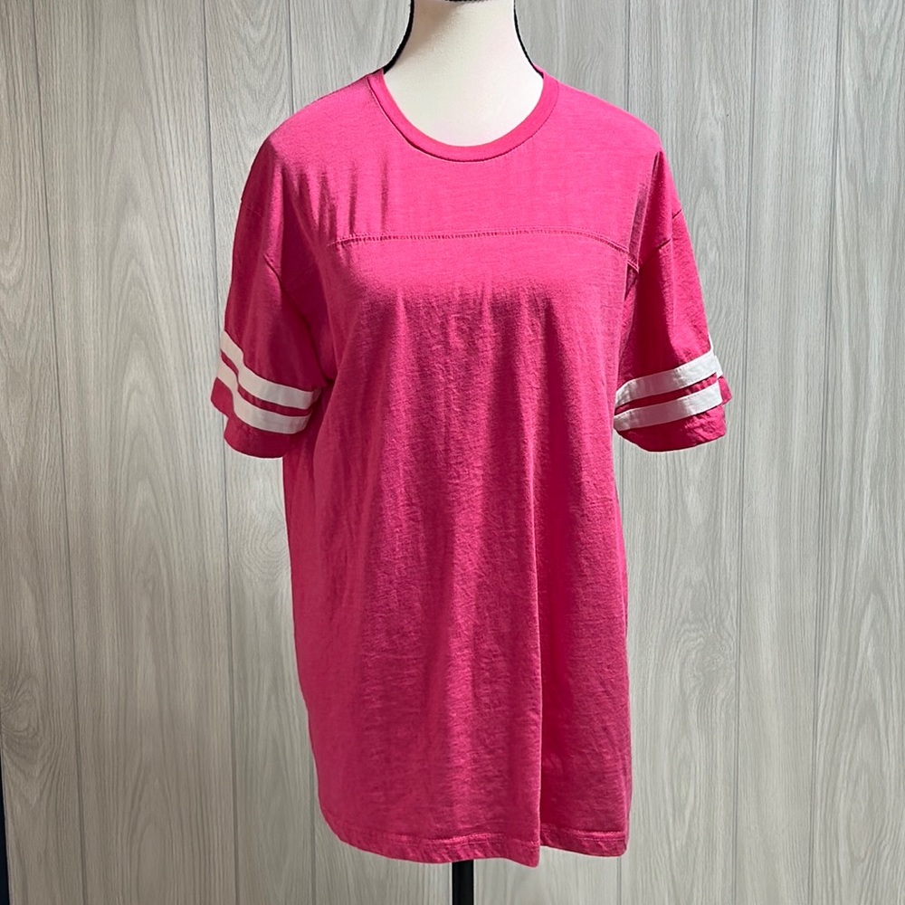 Live and Tell L•A•T pink short sleeve shirt size large